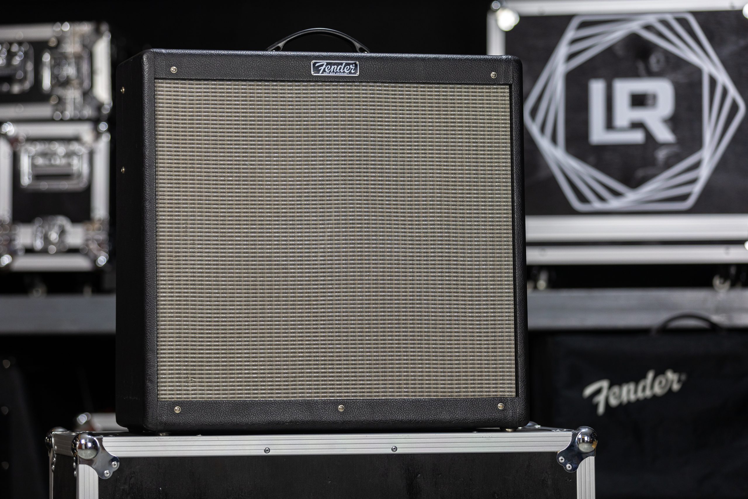 Fender Hot Rod Deville 410 - Potente amplificador de guitarra a válvulas de Fender. Ideal para conciertos, ensayos y grabaciones.